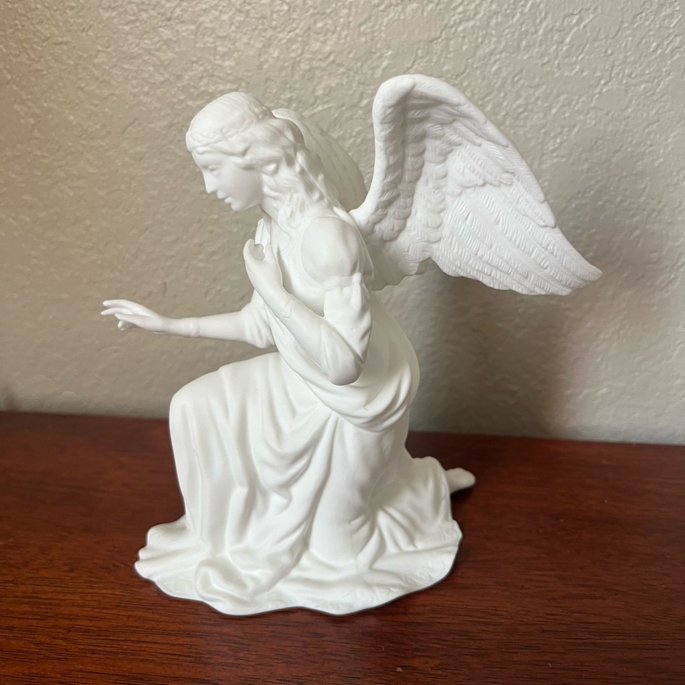 LENOX CLASSIC Nativity KNEELING ANGEL sculpture